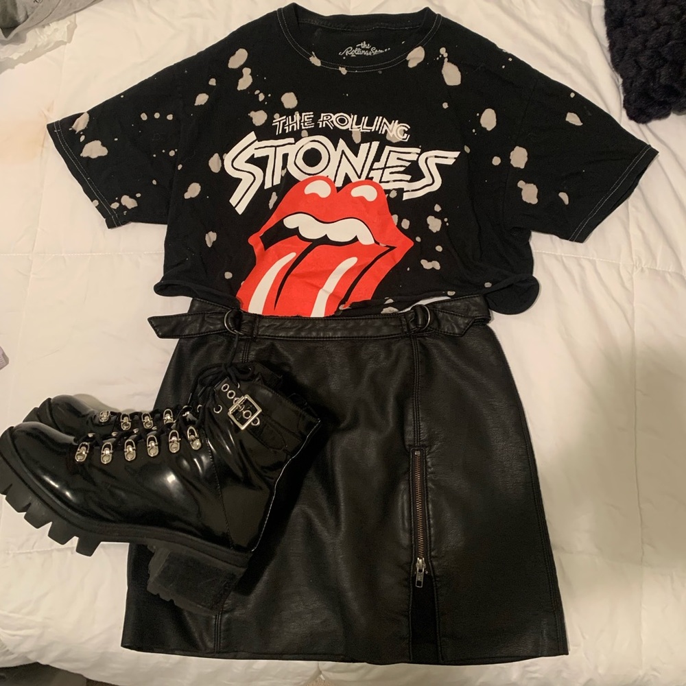 Rolling Stones cropped tee 🍒🔥😎